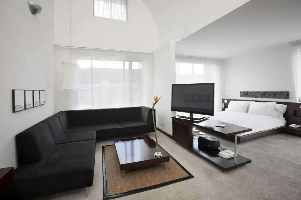 Photo - Richmond Suites Hotel