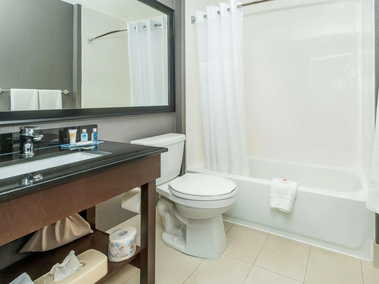 Photo - Comfort Inn Kanata Ottawa West