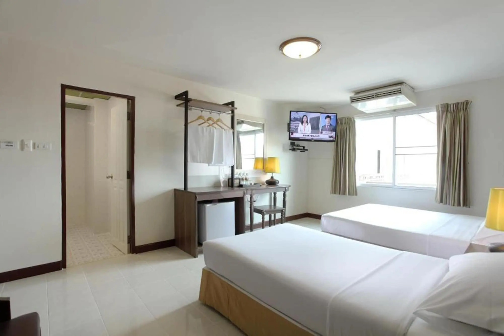 Photo - Rambuttri Village Plaza