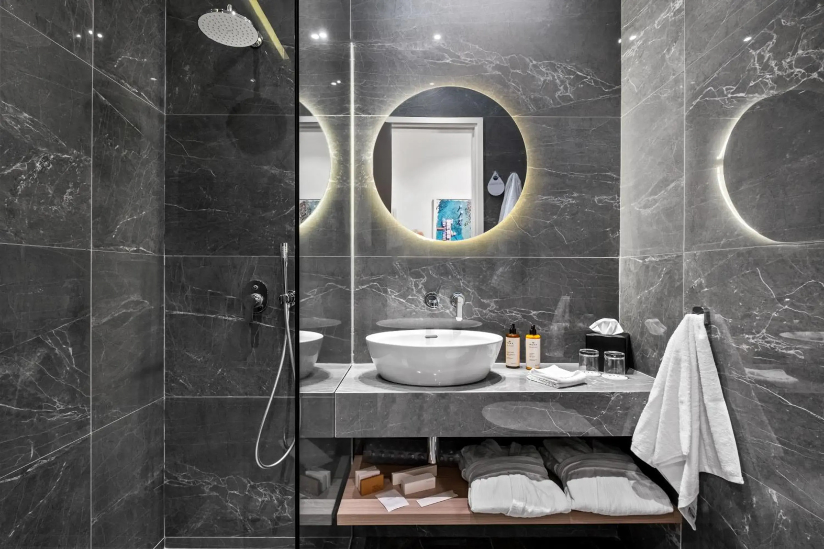 Photo - Mercure Larnaca Finikoudes Beach