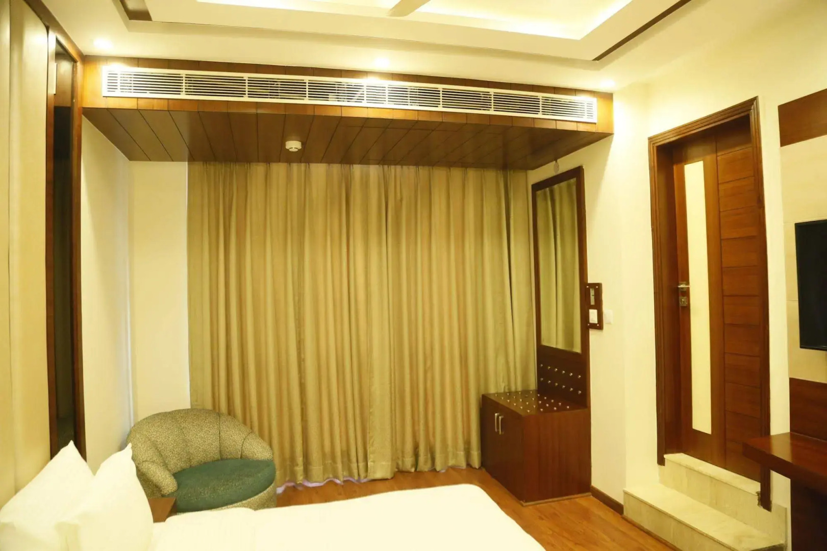 Foto - Grand FFOUR near Nehru Place, Delhi