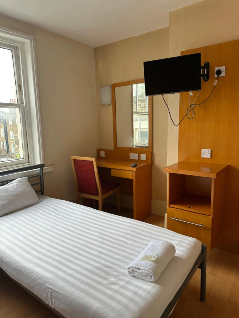 Photo - Berkeley Court Hotel