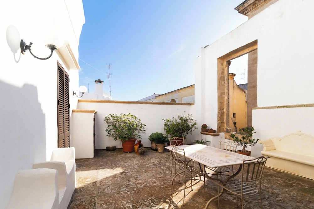 Photo - Palazzo Insula