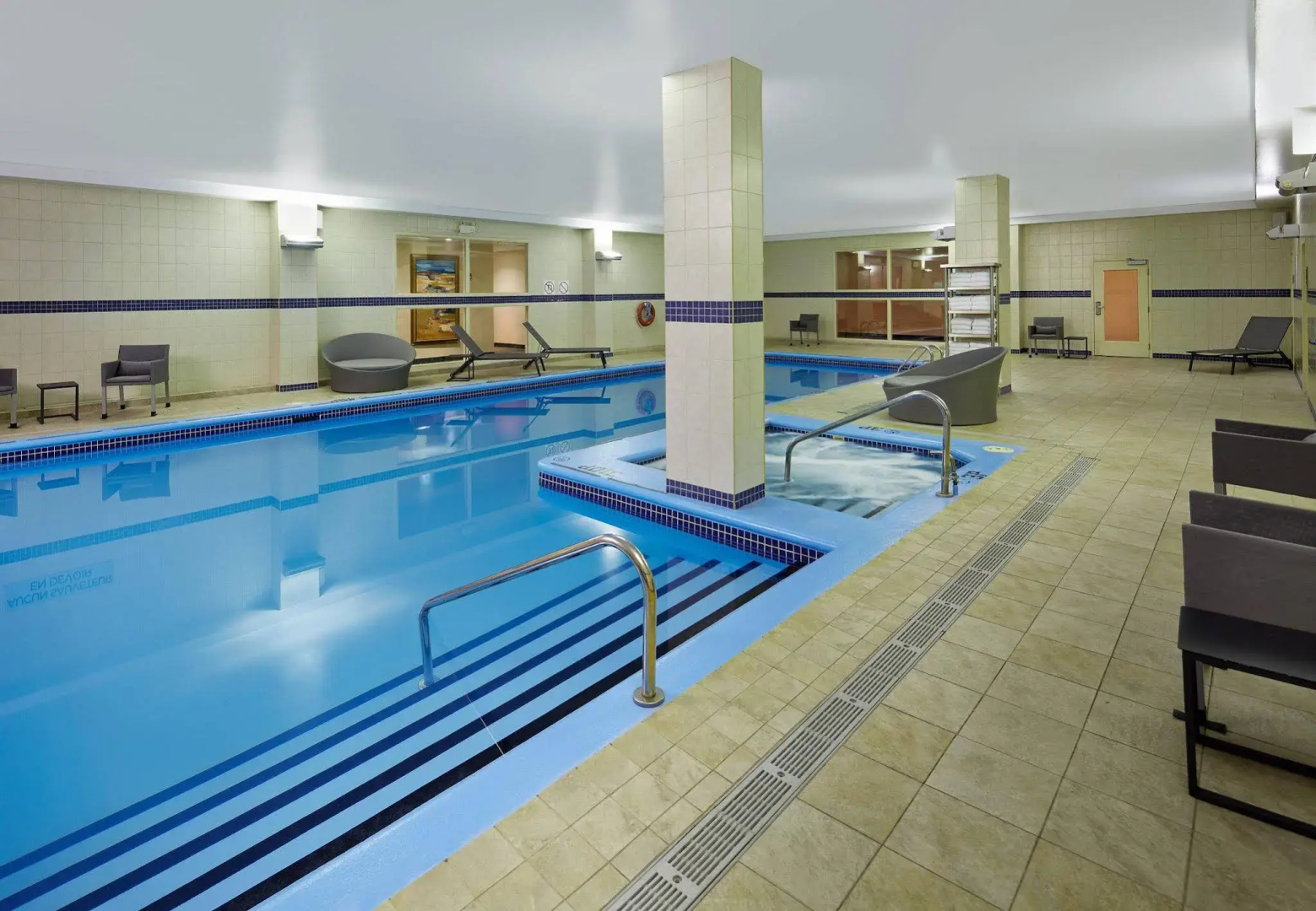Photo - Courtyard by Marriott Montreal Airport