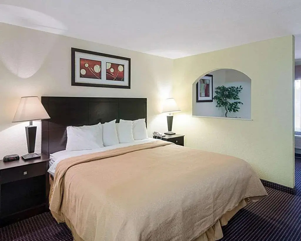 Photo - Econo Lodge Inn & Suites West - Energy Corridor