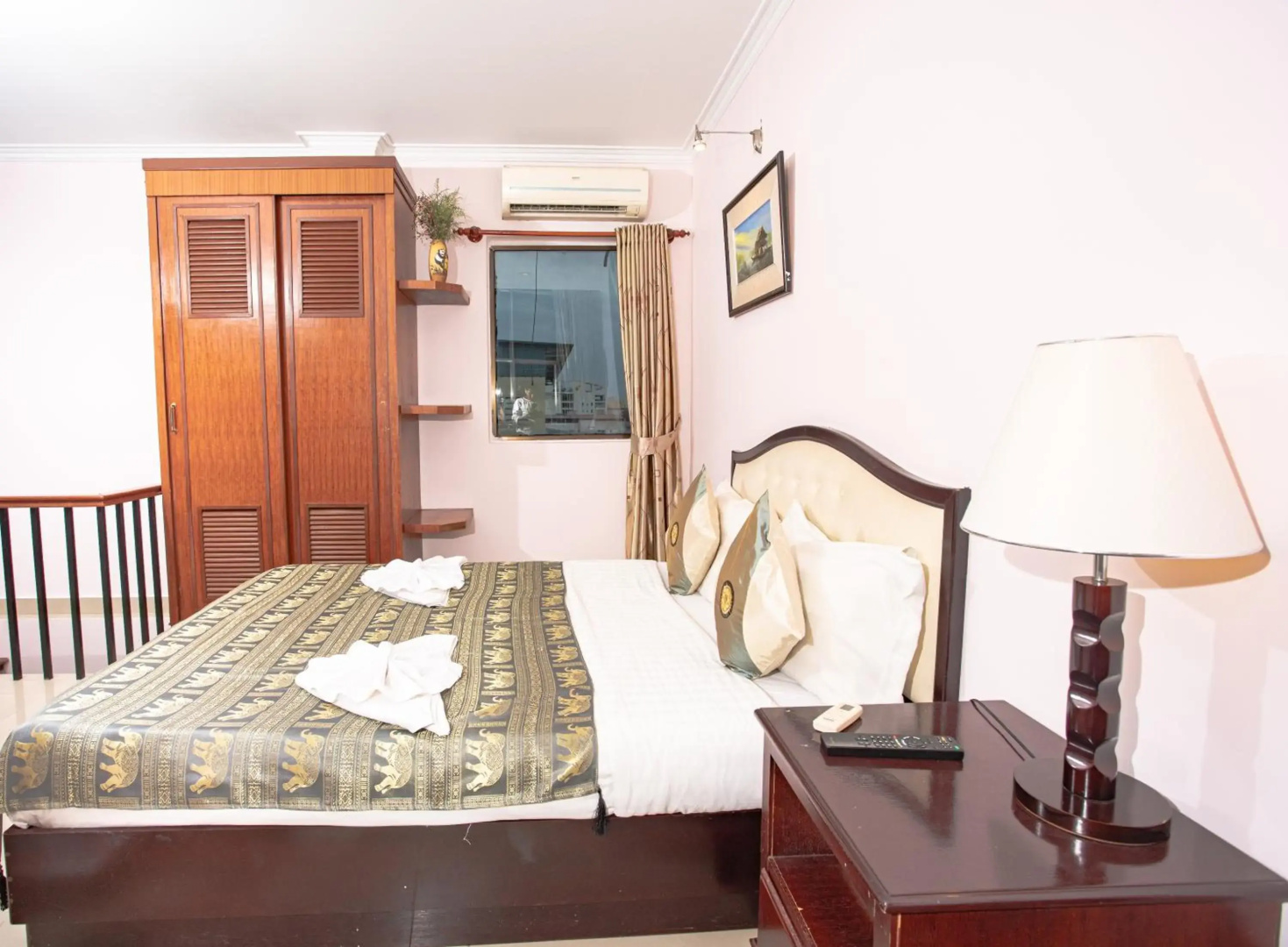 Photo - Silver Mounts Hotel