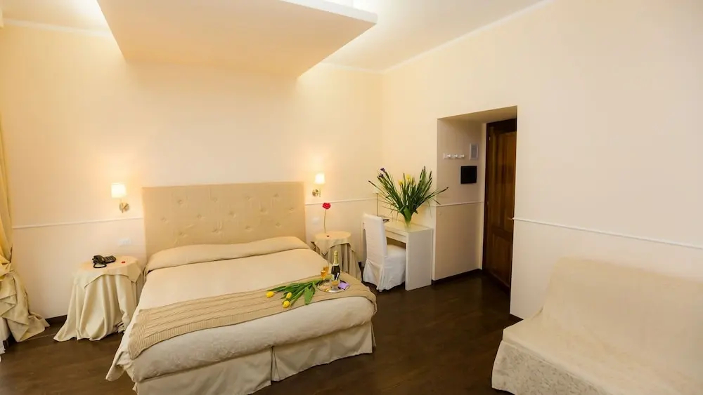 Photo - Caesar Place