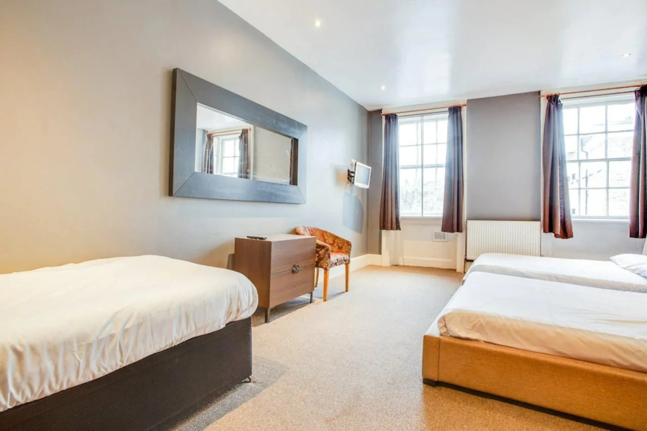 Photo - Somerset Hotel Baker Street London