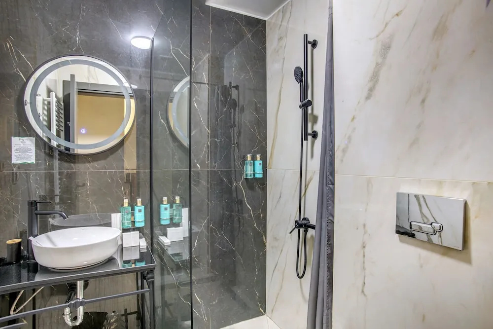 Photo - Hotel Forty One Bucharest