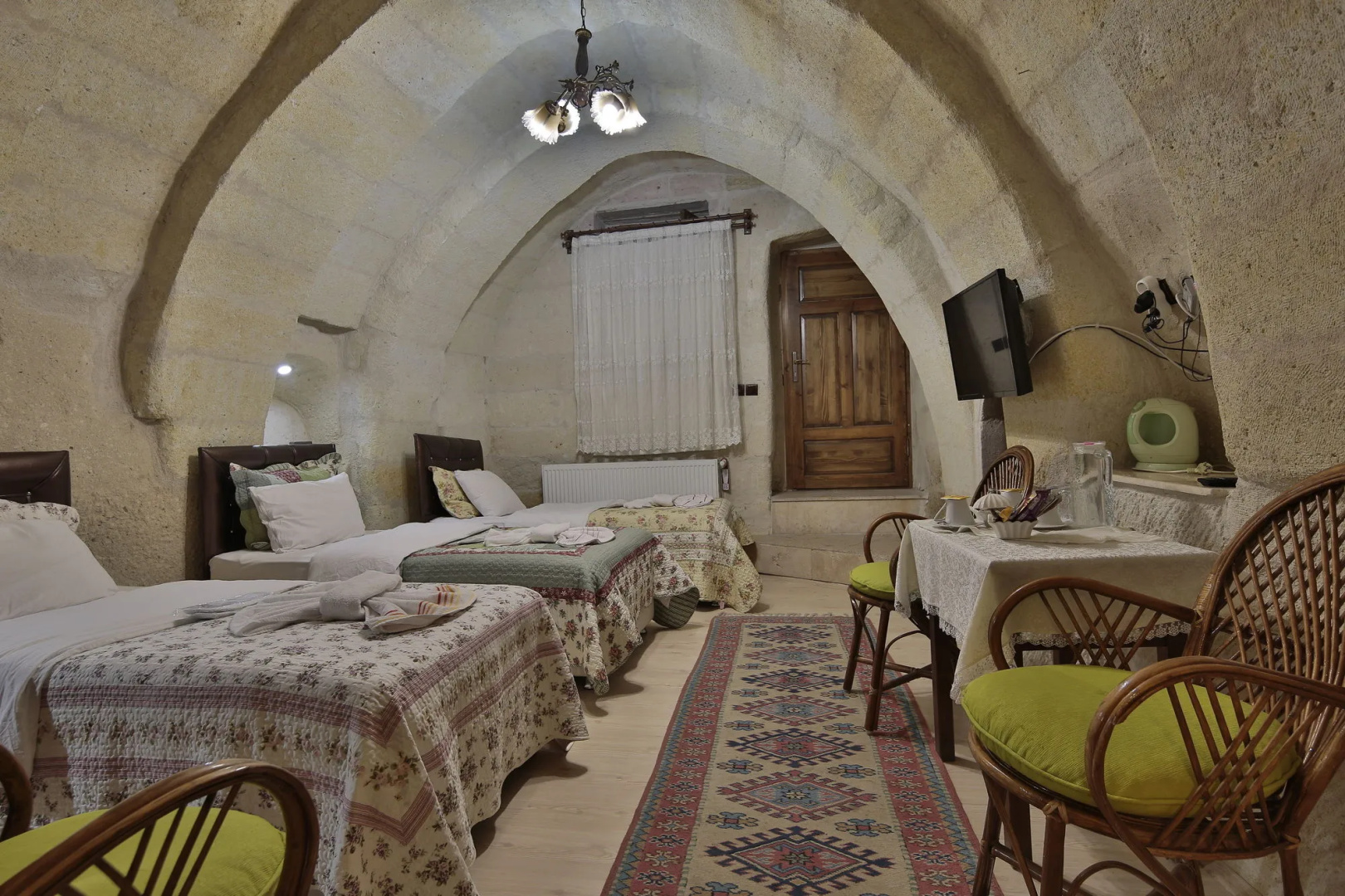 Photo - View Cave Hotel
