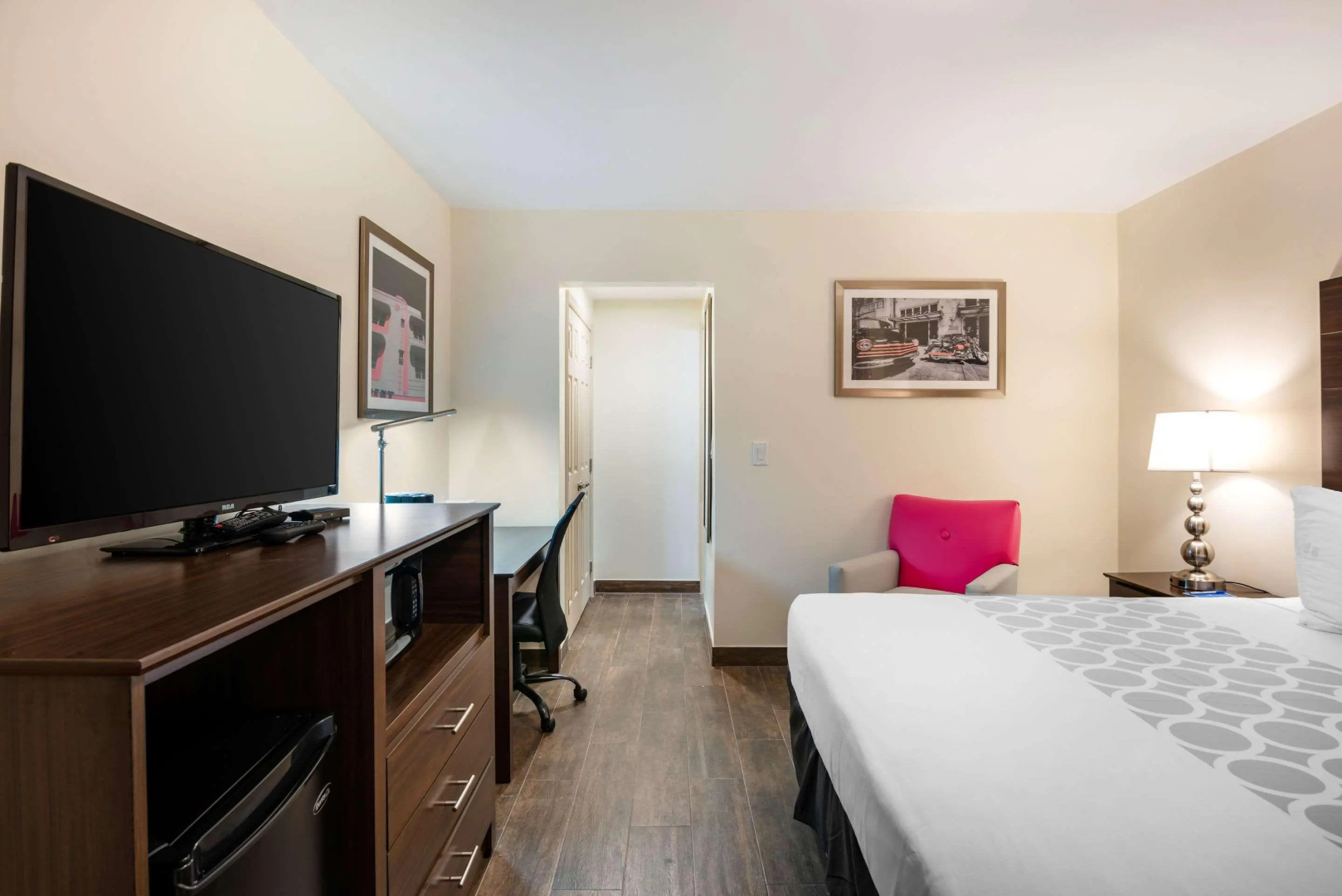 Photo - Downtown Hollywood Gardens Inn & Suites