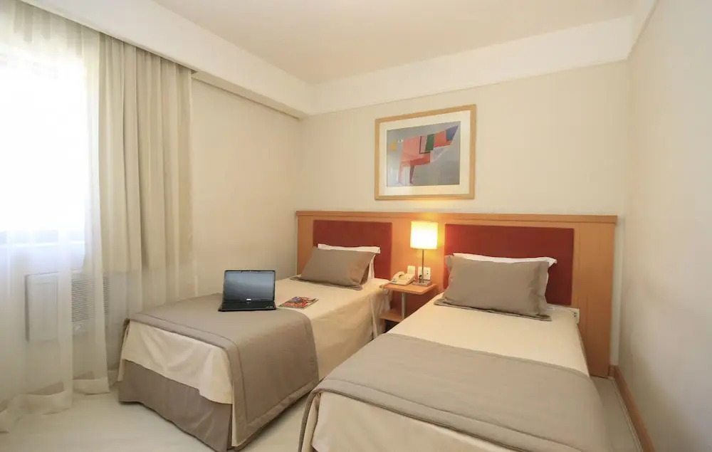 Foto - Bienal Suítes