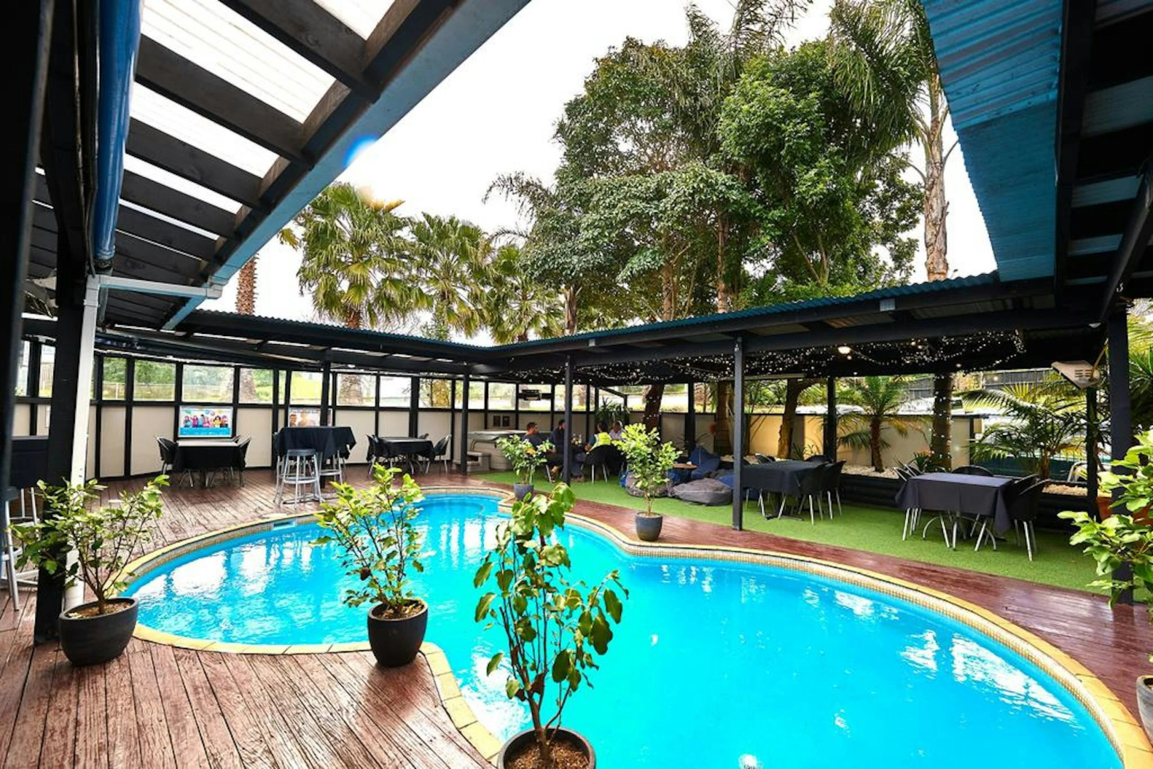 Photo - Mount Richmond Hotel