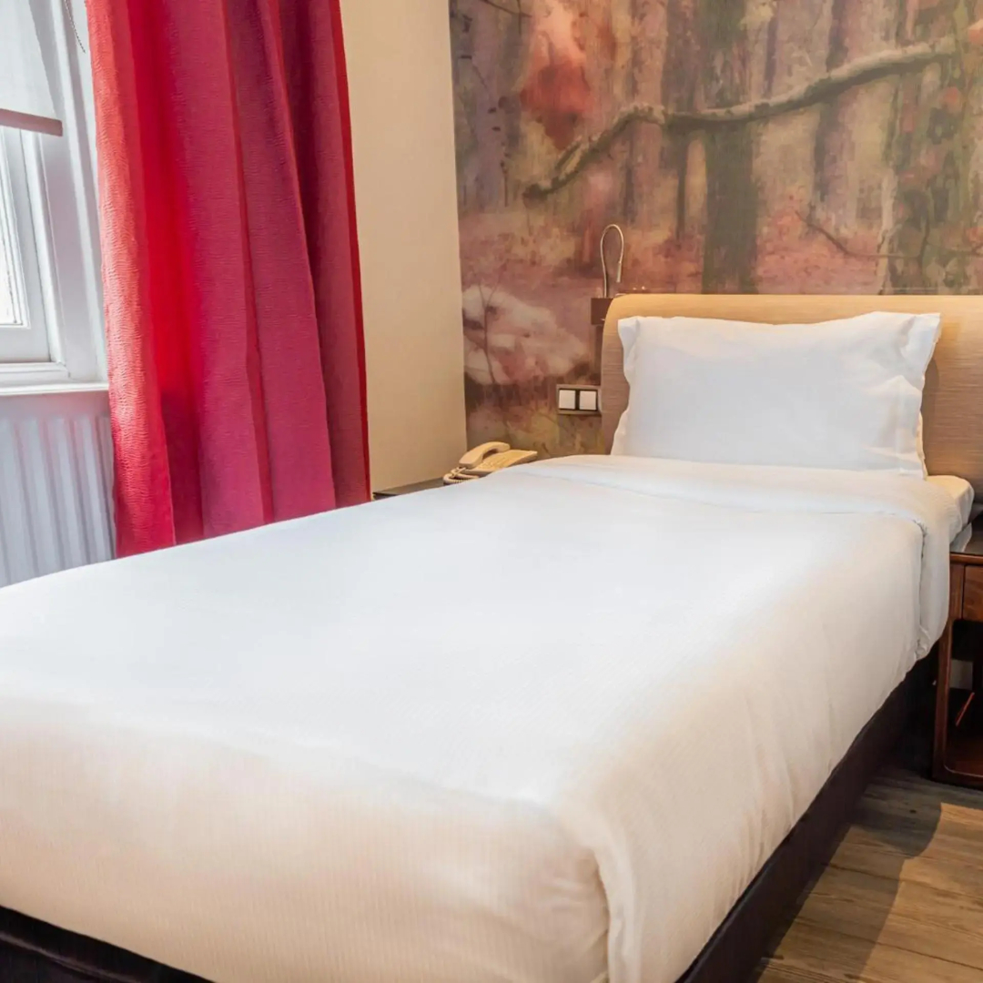Photo - The Queens Gate Hotel
