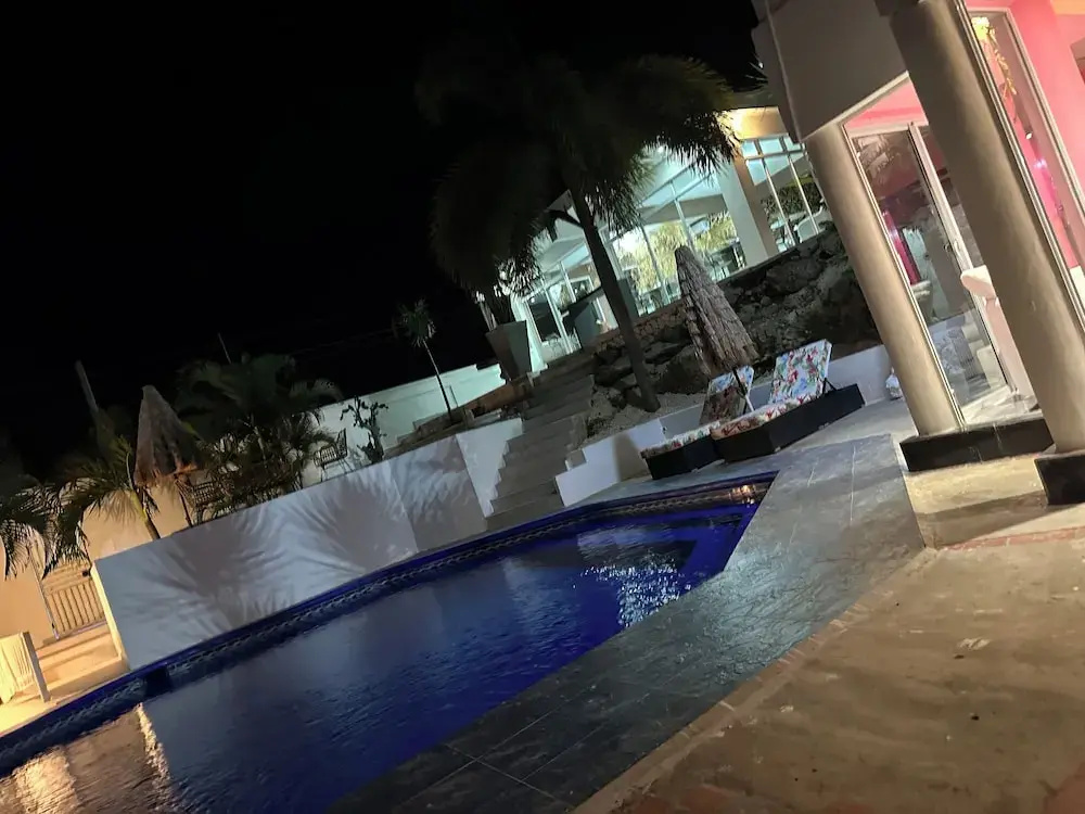 Photo - Onyx luxury rd