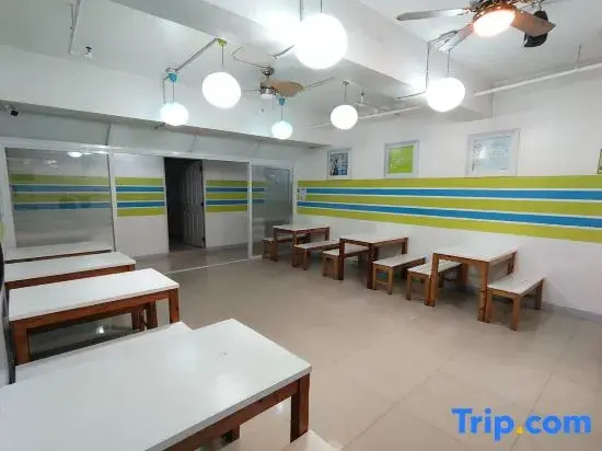 Foto - Yuj Inn Pasay