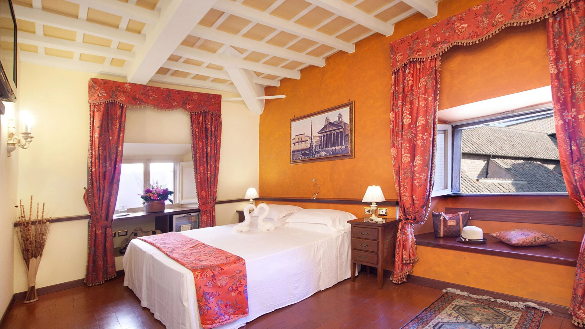 Photo - Pantheon Inn