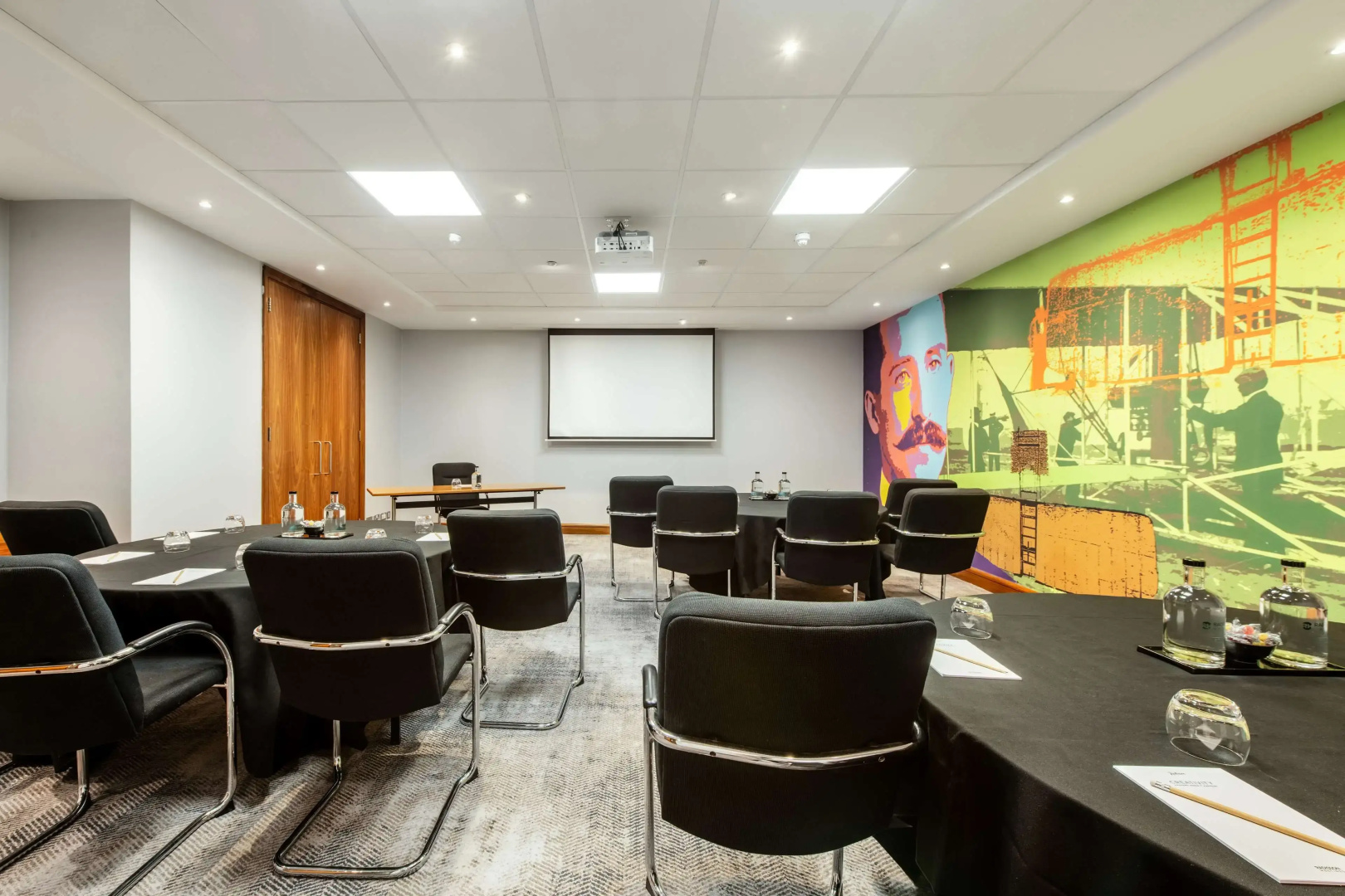 Photo - Radisson RED London Heathrow