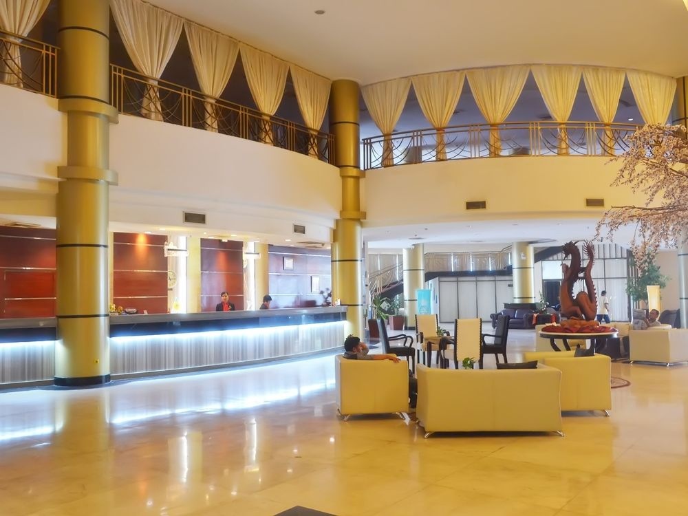 Grand Palace Hotel