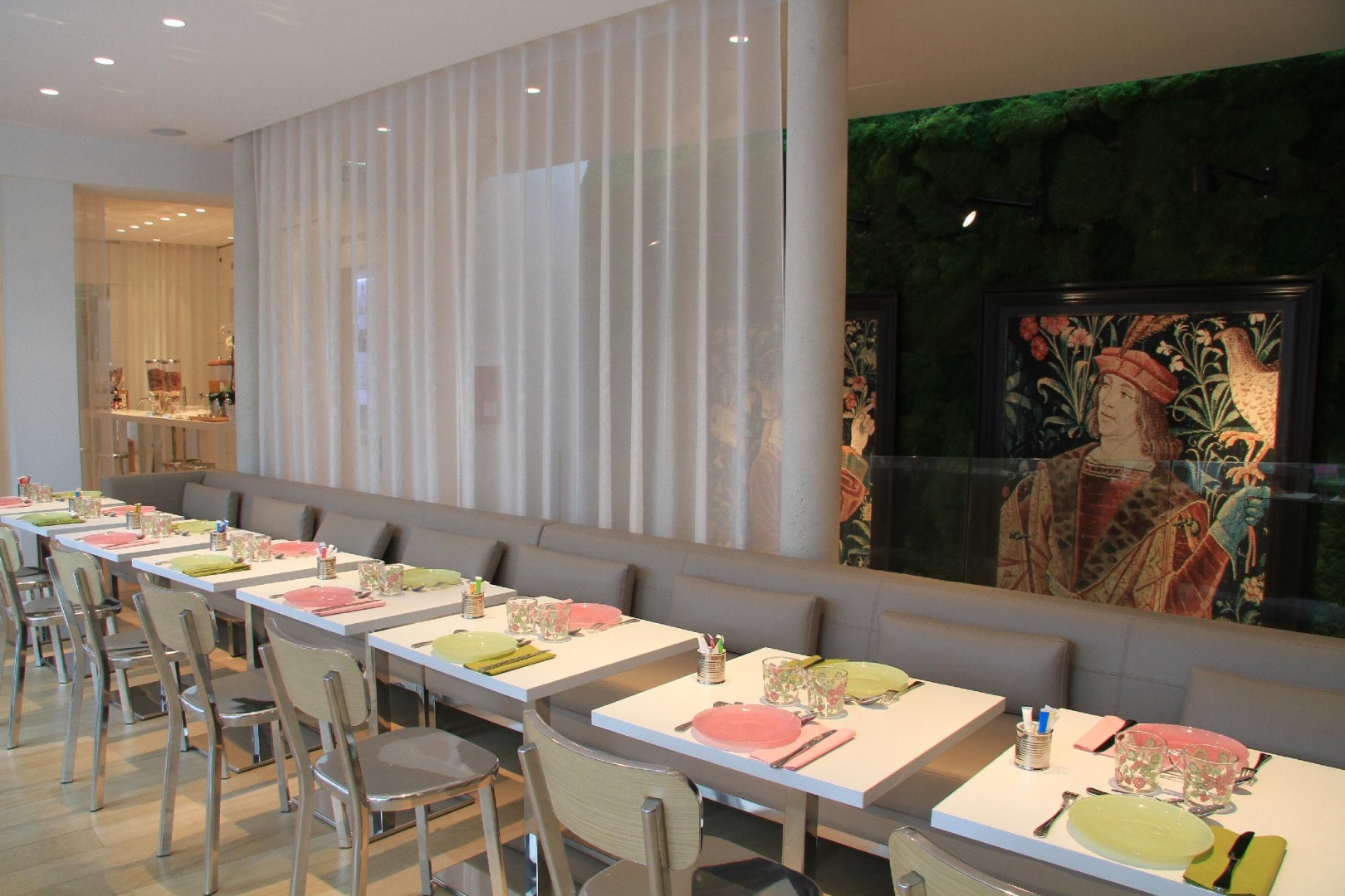 Photo - Le Cesar Hotel