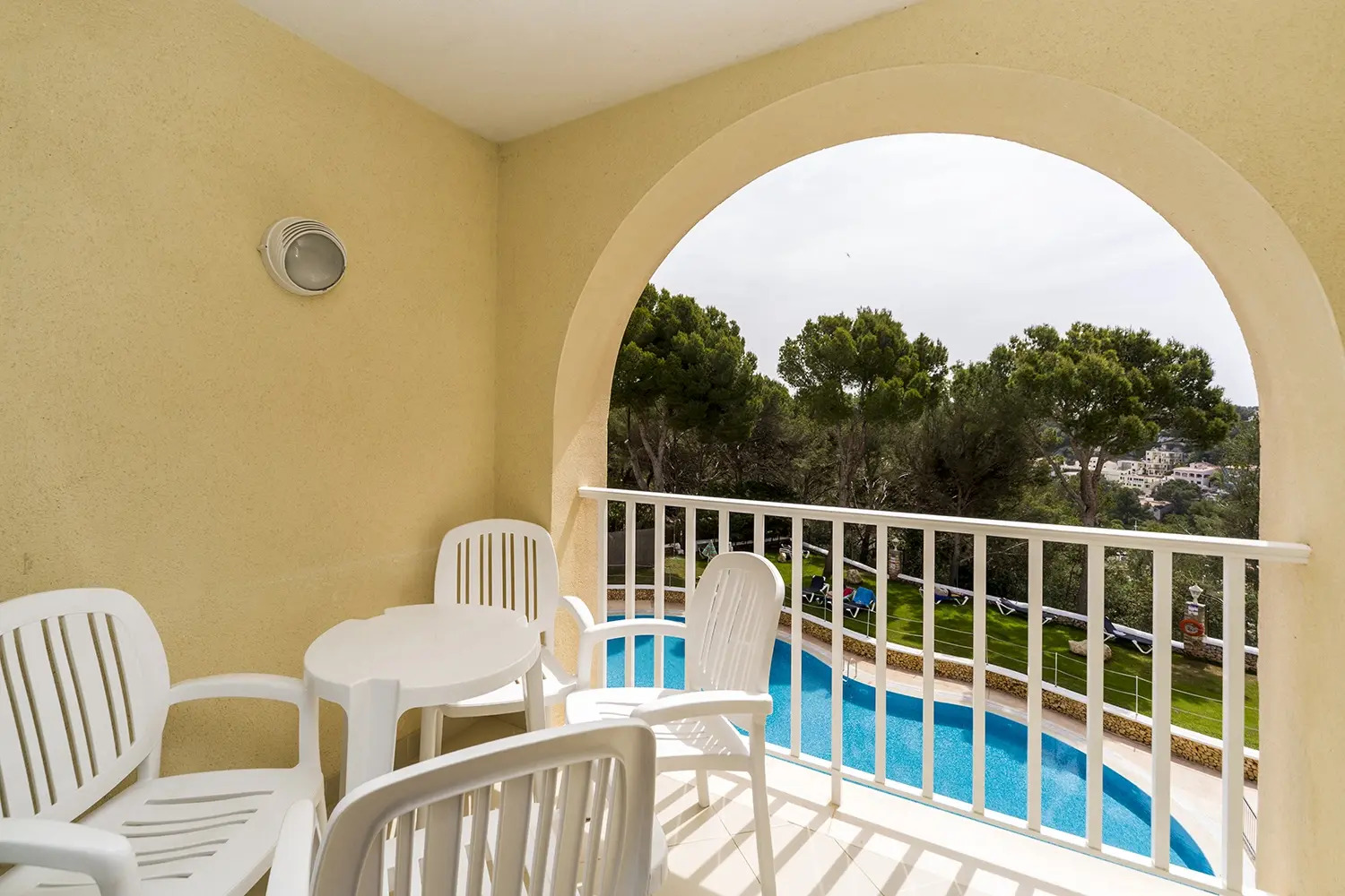 Foto - Comitas Floramar