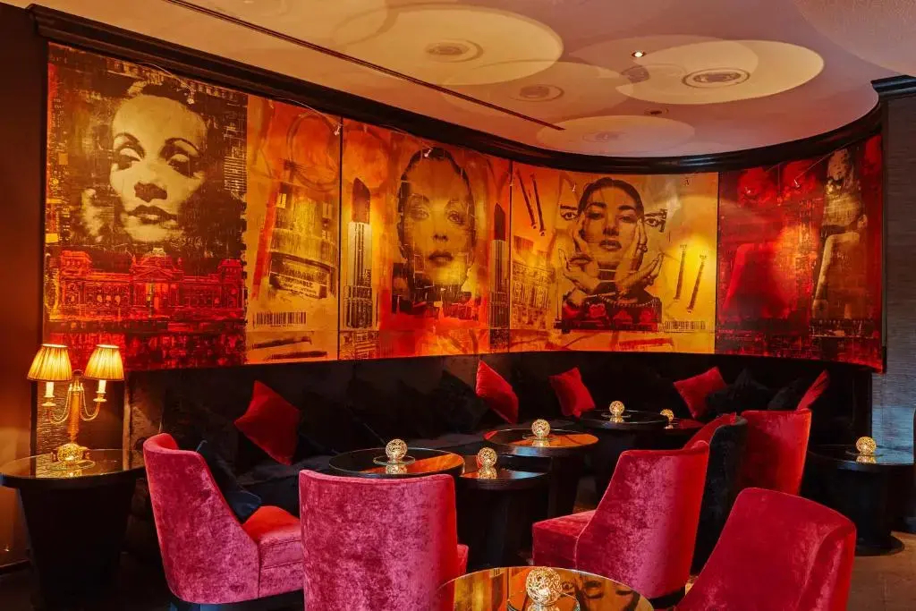 Photo - Savoy Hotel