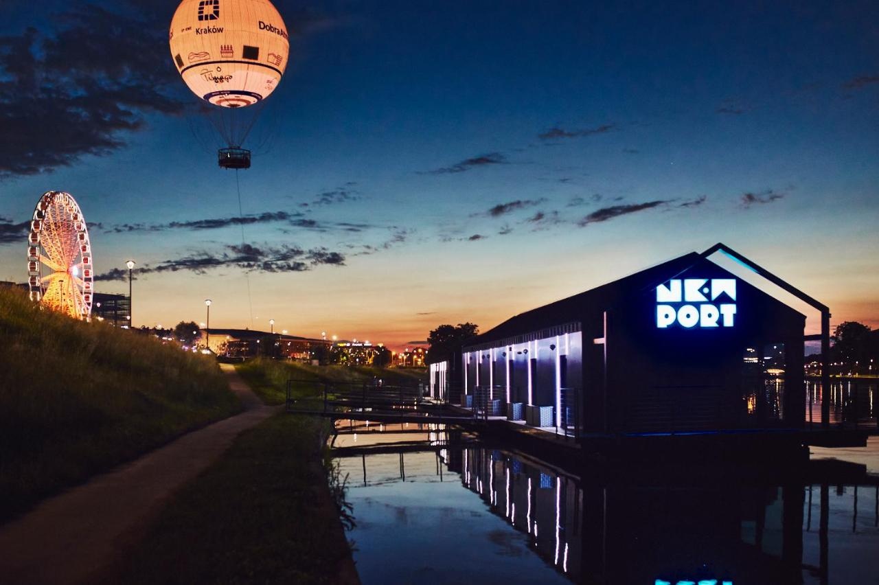 Photo - New Port Hotel