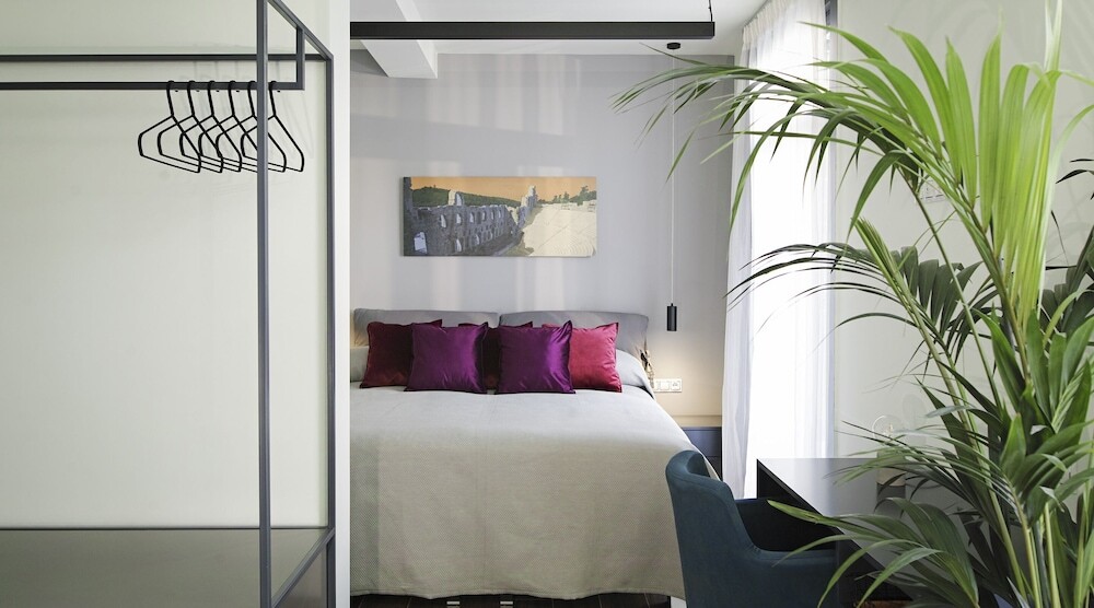 Photo - The Gem Society Hotel