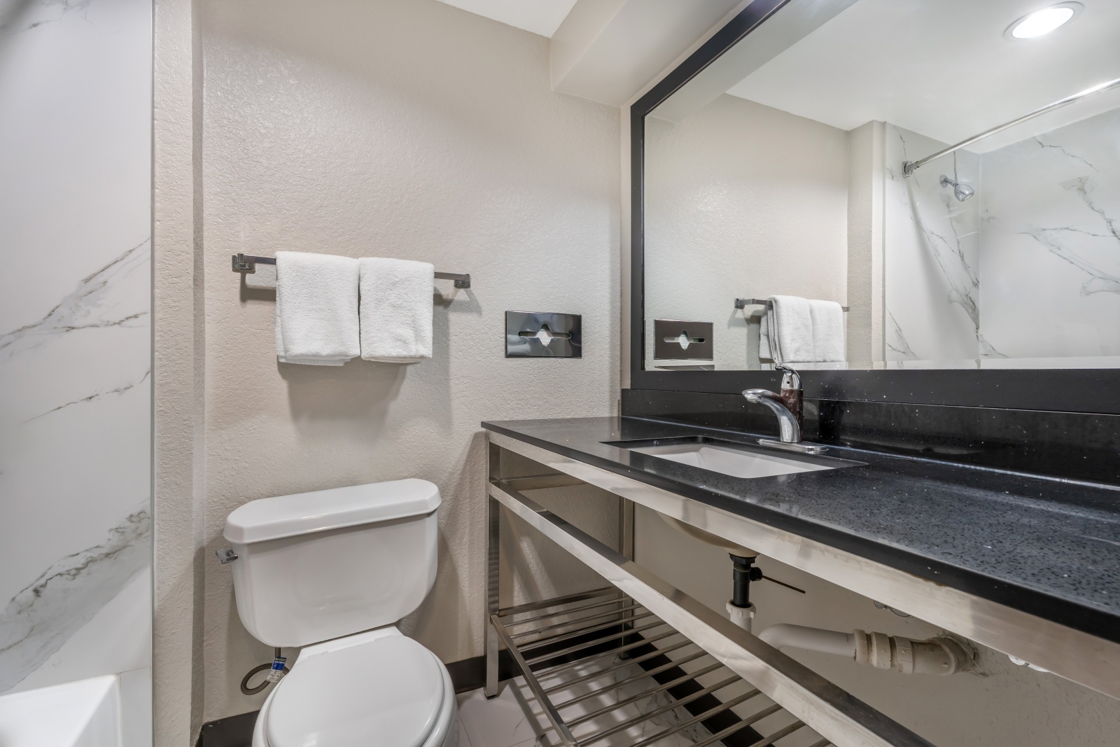 Photo - Red Roof Inn Houston - Brookhollow