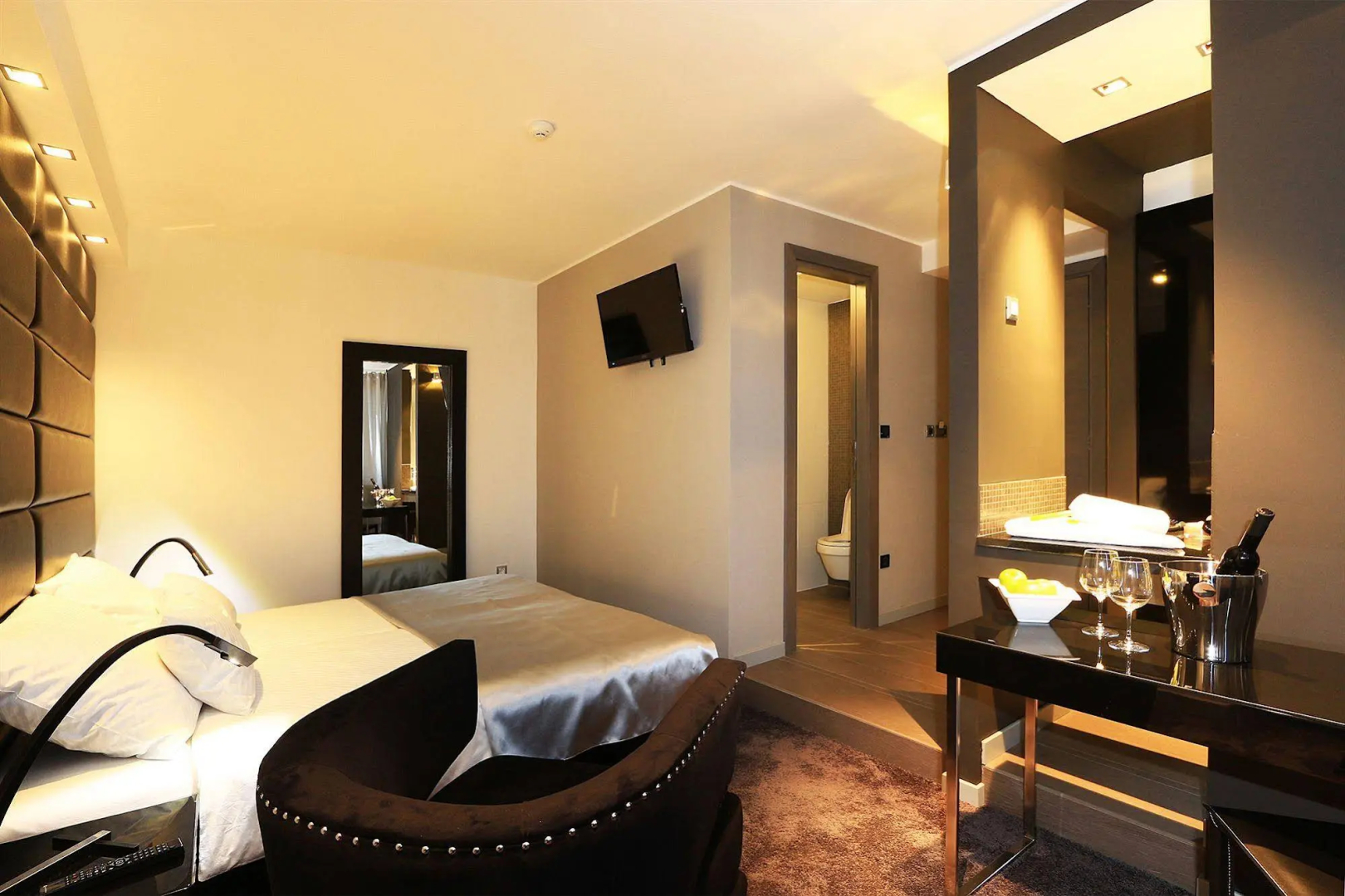 Photo - The View Luxury Rooms