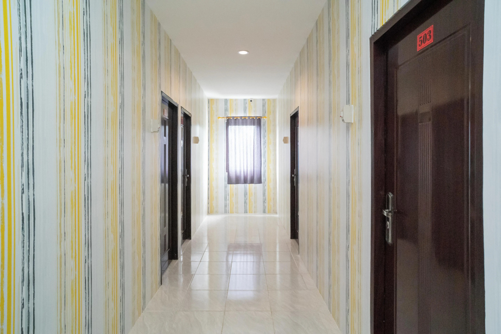 Foto - RedDoorz Plus near ITC Cempaka Mas 2