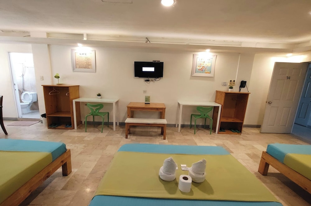 Foto - Yuj Inn Pasay