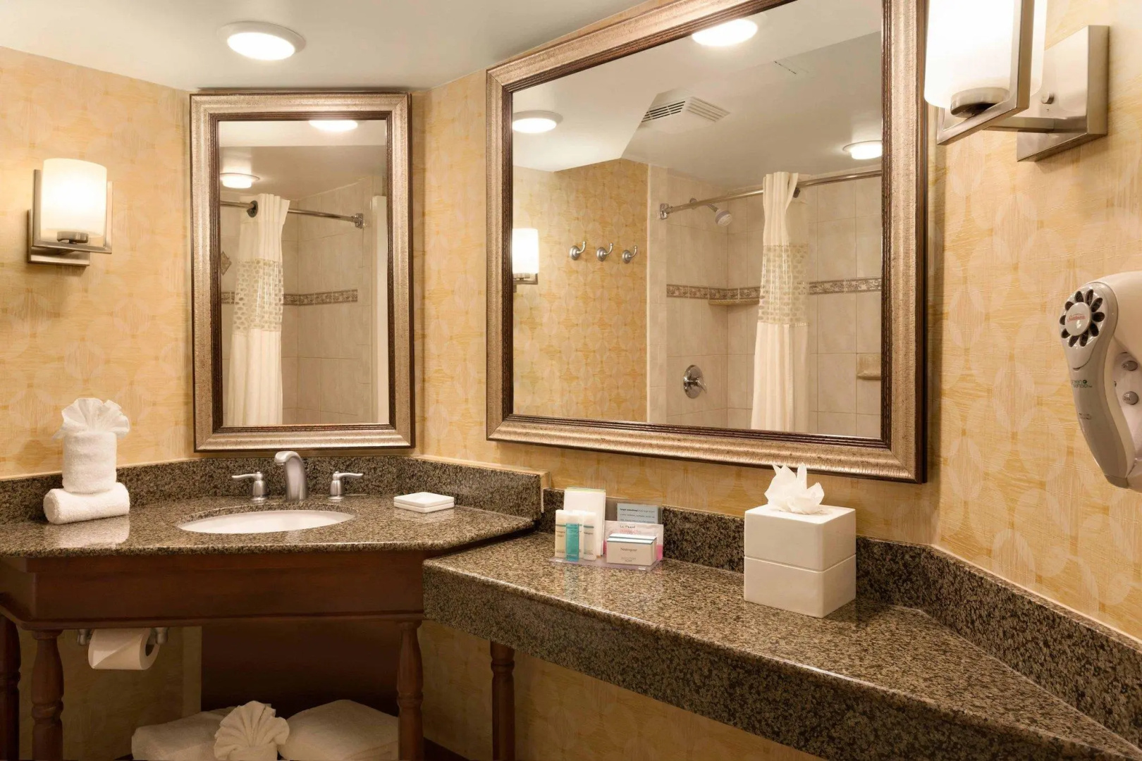 Photo - Hampton Inn & Suites Ft. Lauderdale Arpt/South Cruise Port