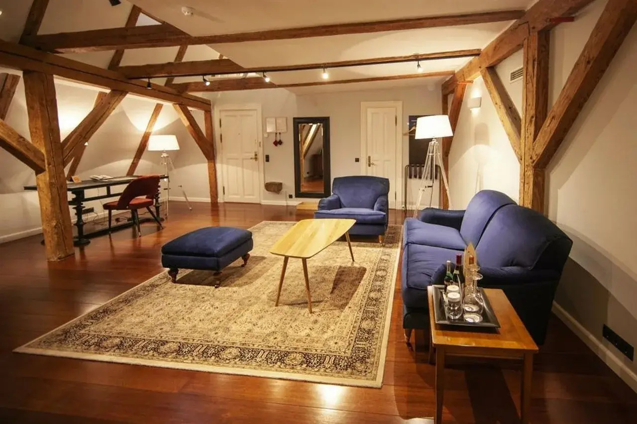 Photo - The Three Sisters Hotel