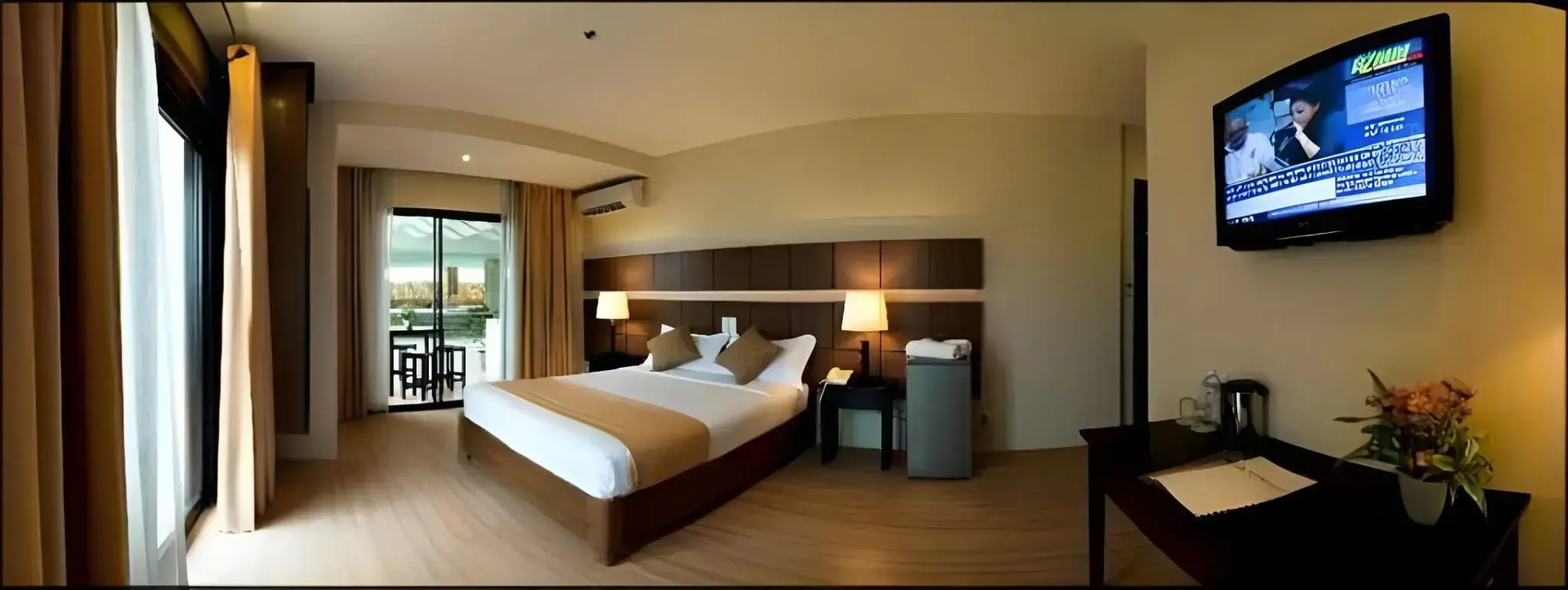 Foto - The Pinnacle Hotel and Suites