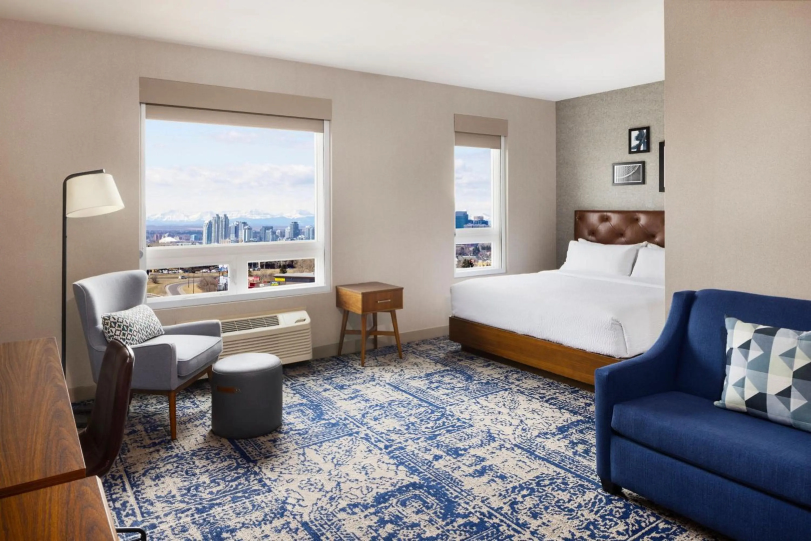 Photo - Four Points by Sheraton Calgary Airport
