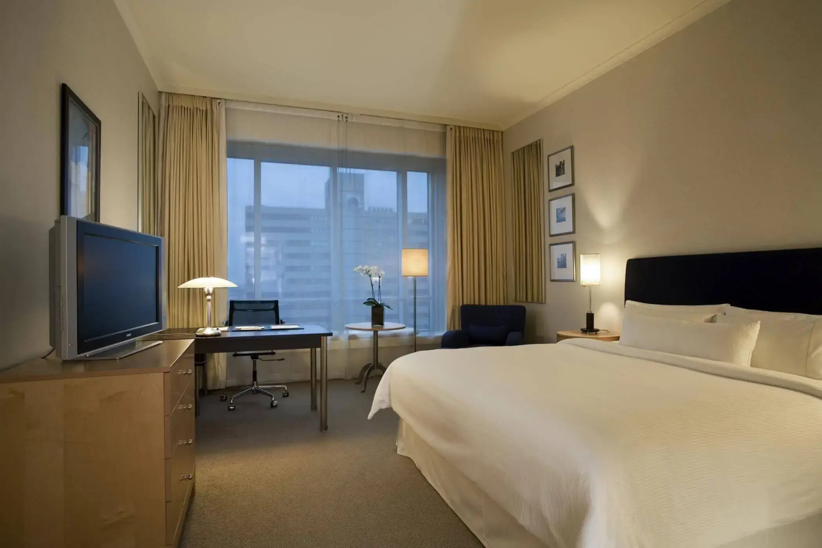 Photo - Rotterdam Marriott Hotel