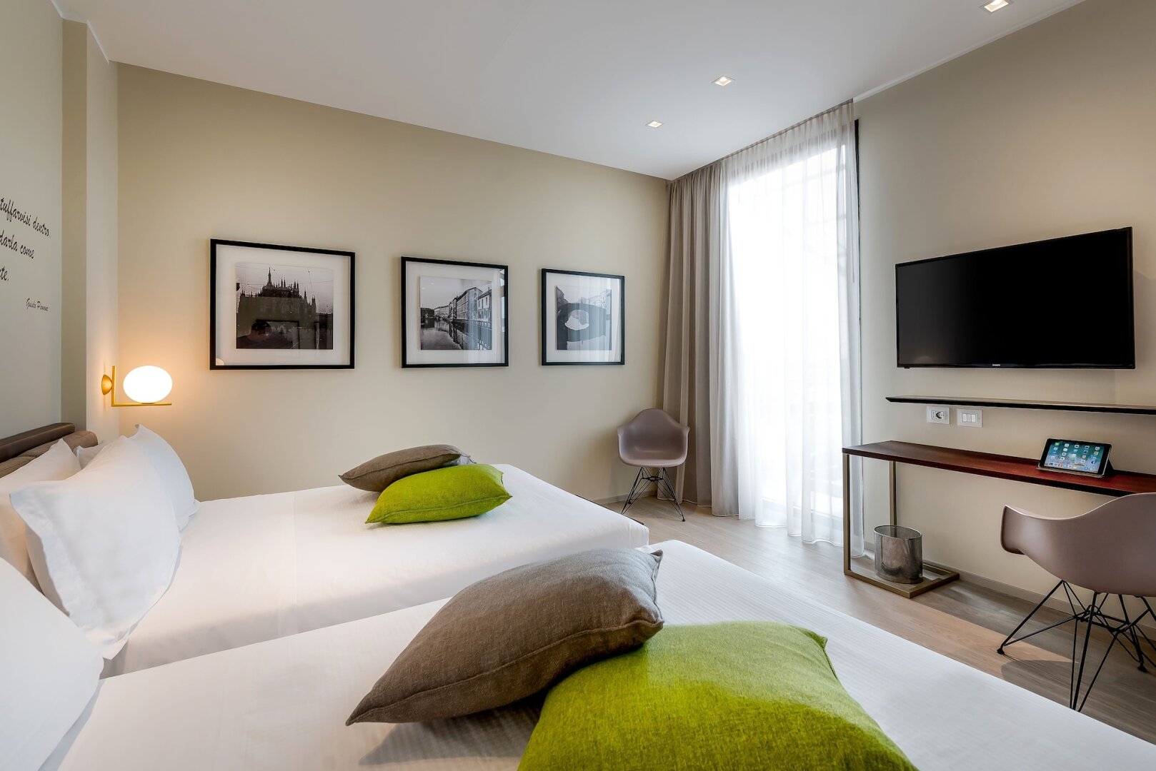 Photo - Hotel Canada