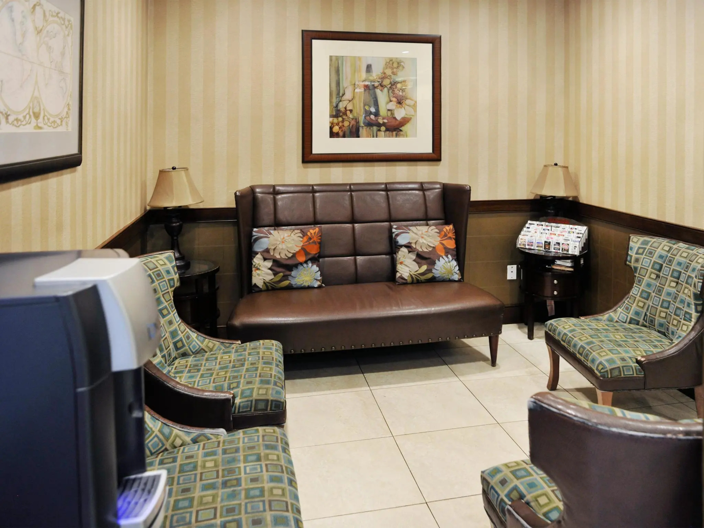 Photo - Pointe Plaza Hotel