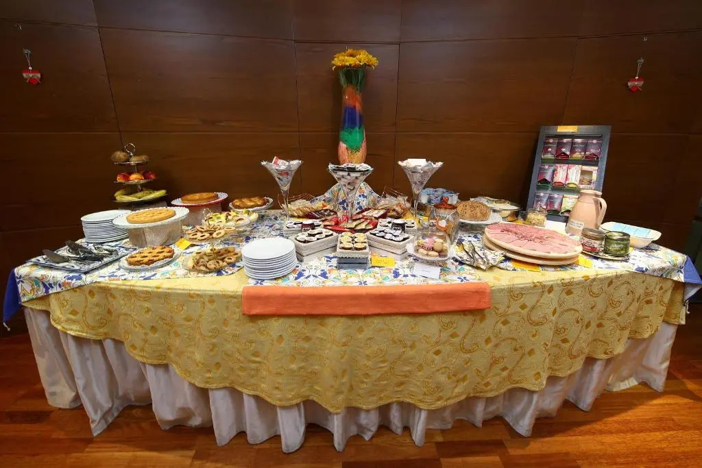 Photo - HR Hotel