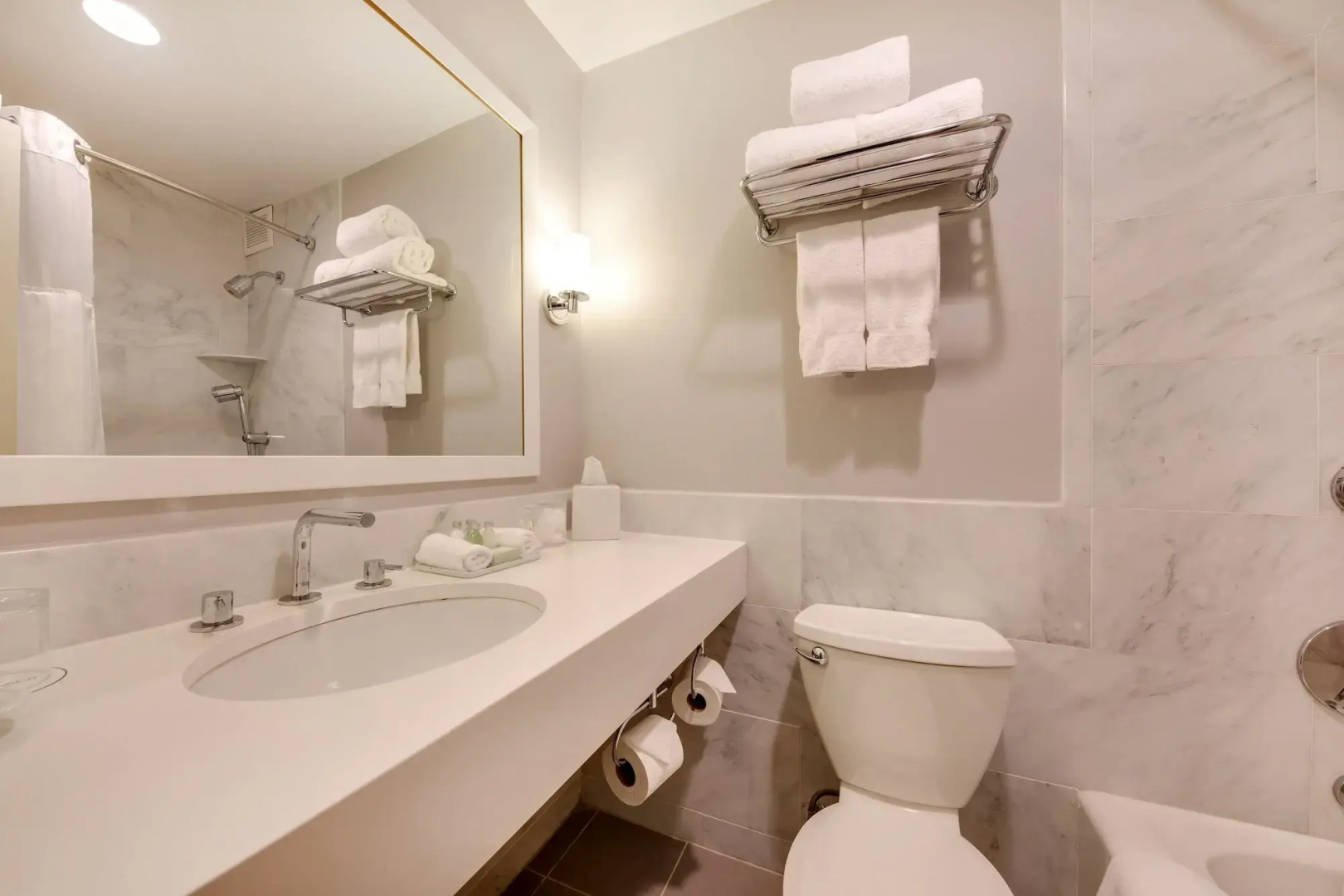Photo - The Andrew Hotel