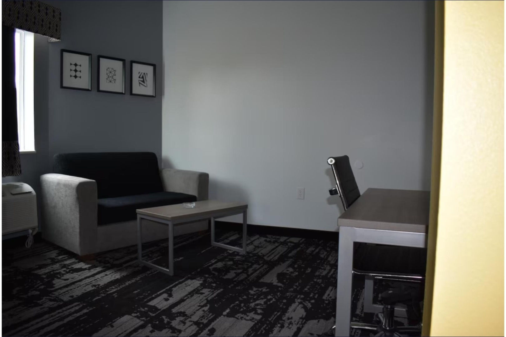 Photo - Hotel Royale IAH Airport North Houston I-45
