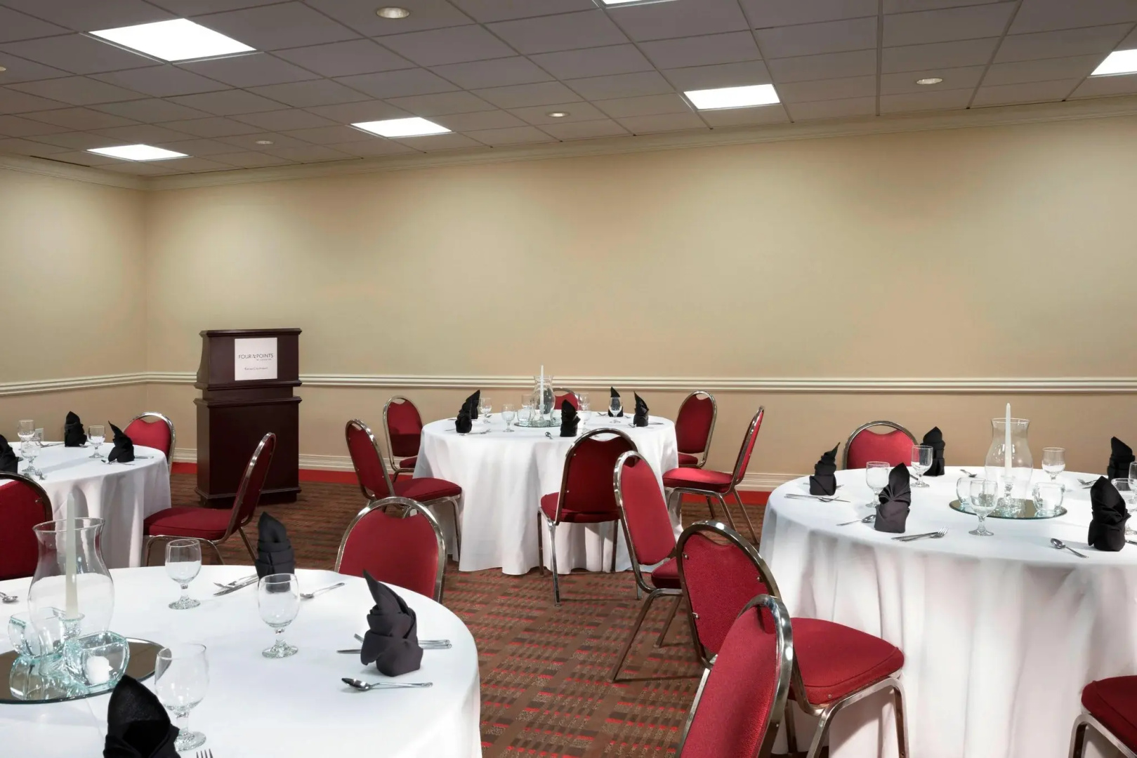 Photo - Four Points by Sheraton Kansas City Airport