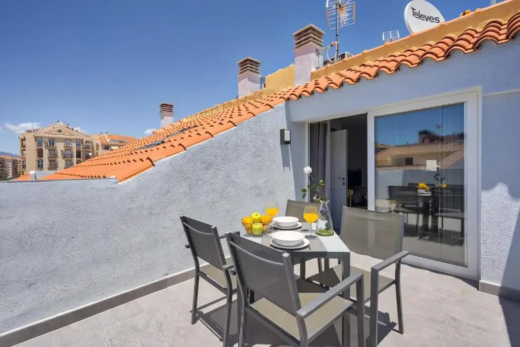 Photo - Sur Suites La Dorada, centricos soleados a pocos metros de la Playa y con Parking Opcional