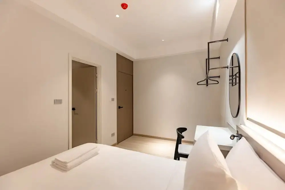 Photo - The Bentley Hotel