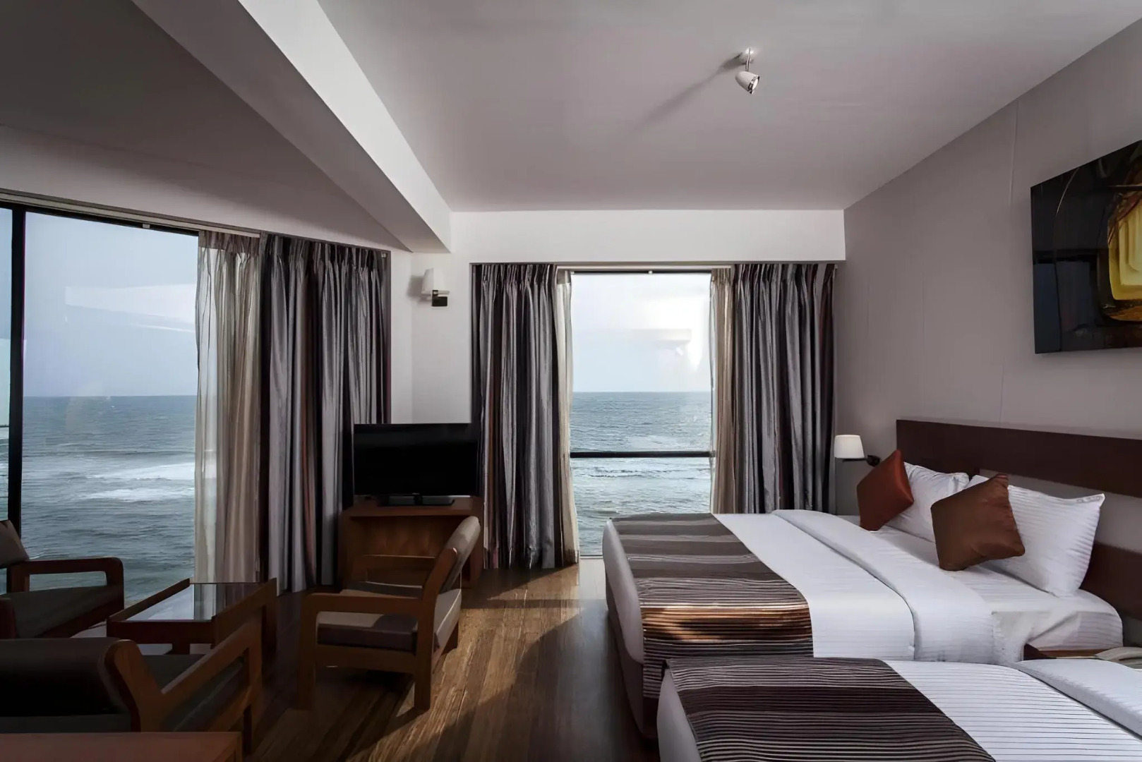 Photo - The Ocean Colombo - Guaranteed Sea View Rooms
