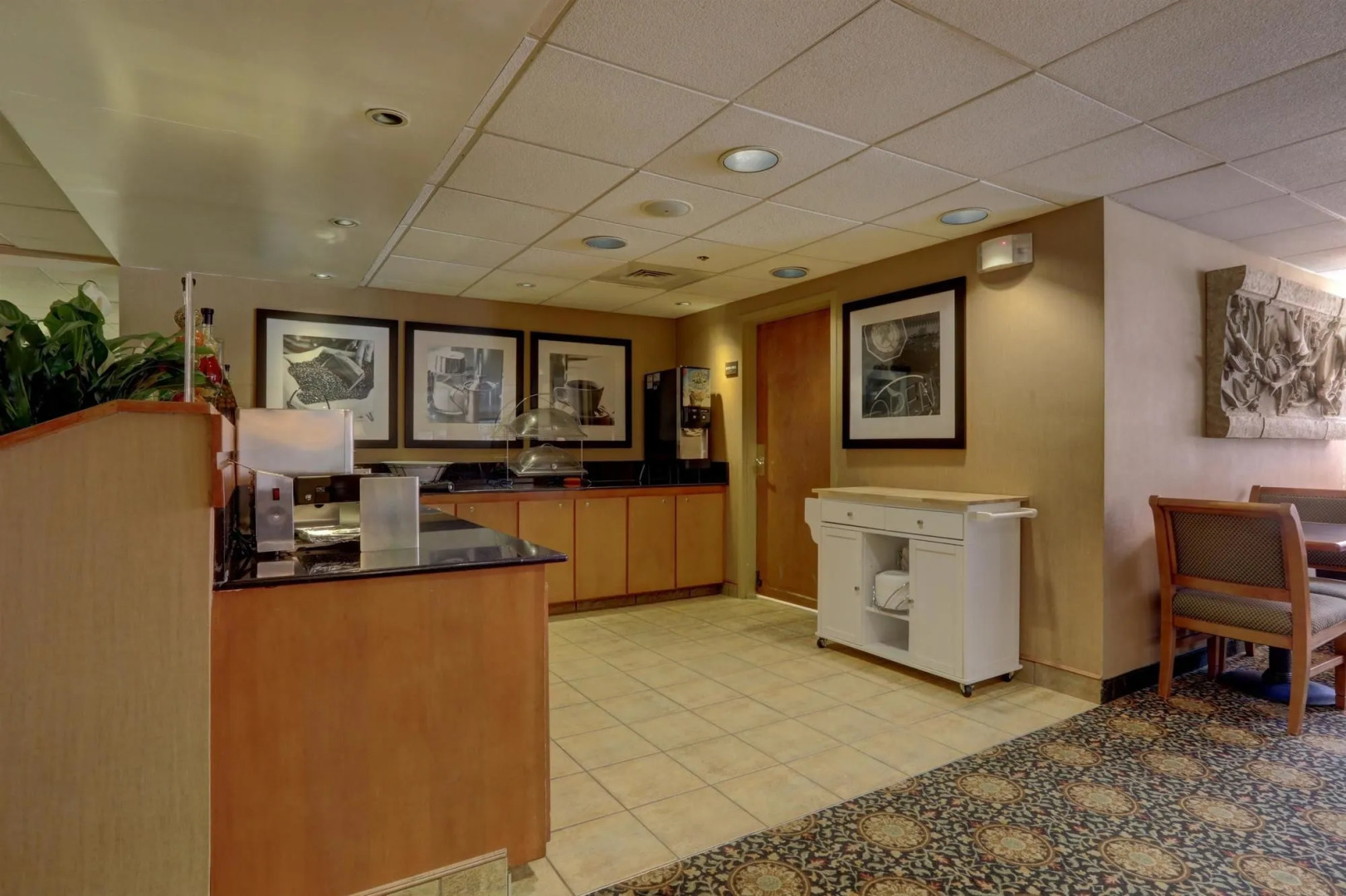 Foto - SureStay Plus Hotel by Best Western Chicago Lombard
