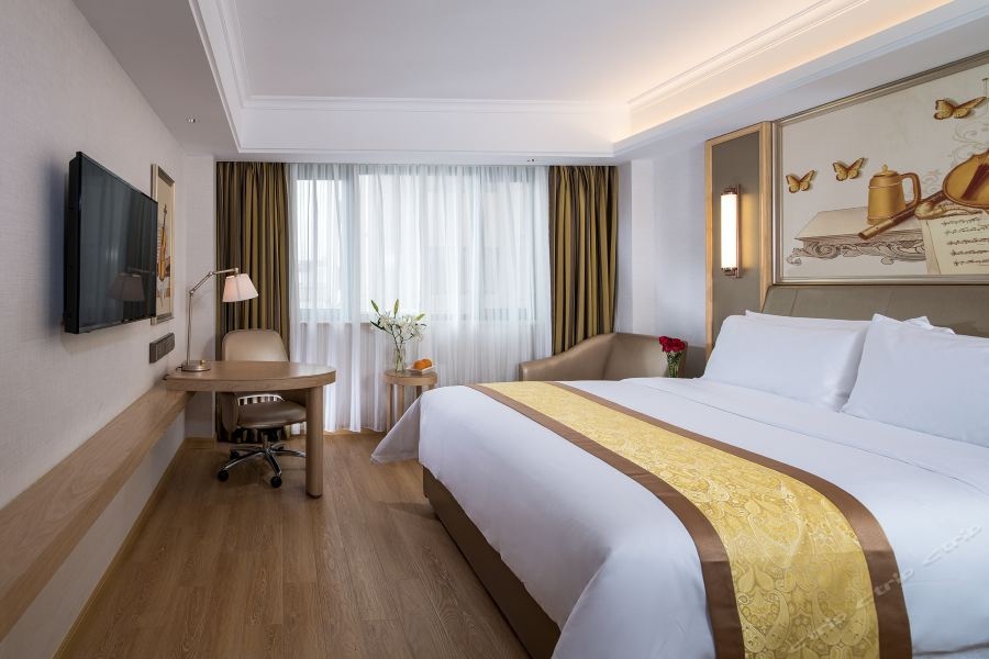 Vienna International Hotel (Changfeng Park Shop, Jinshajiang Road, Shanghai)