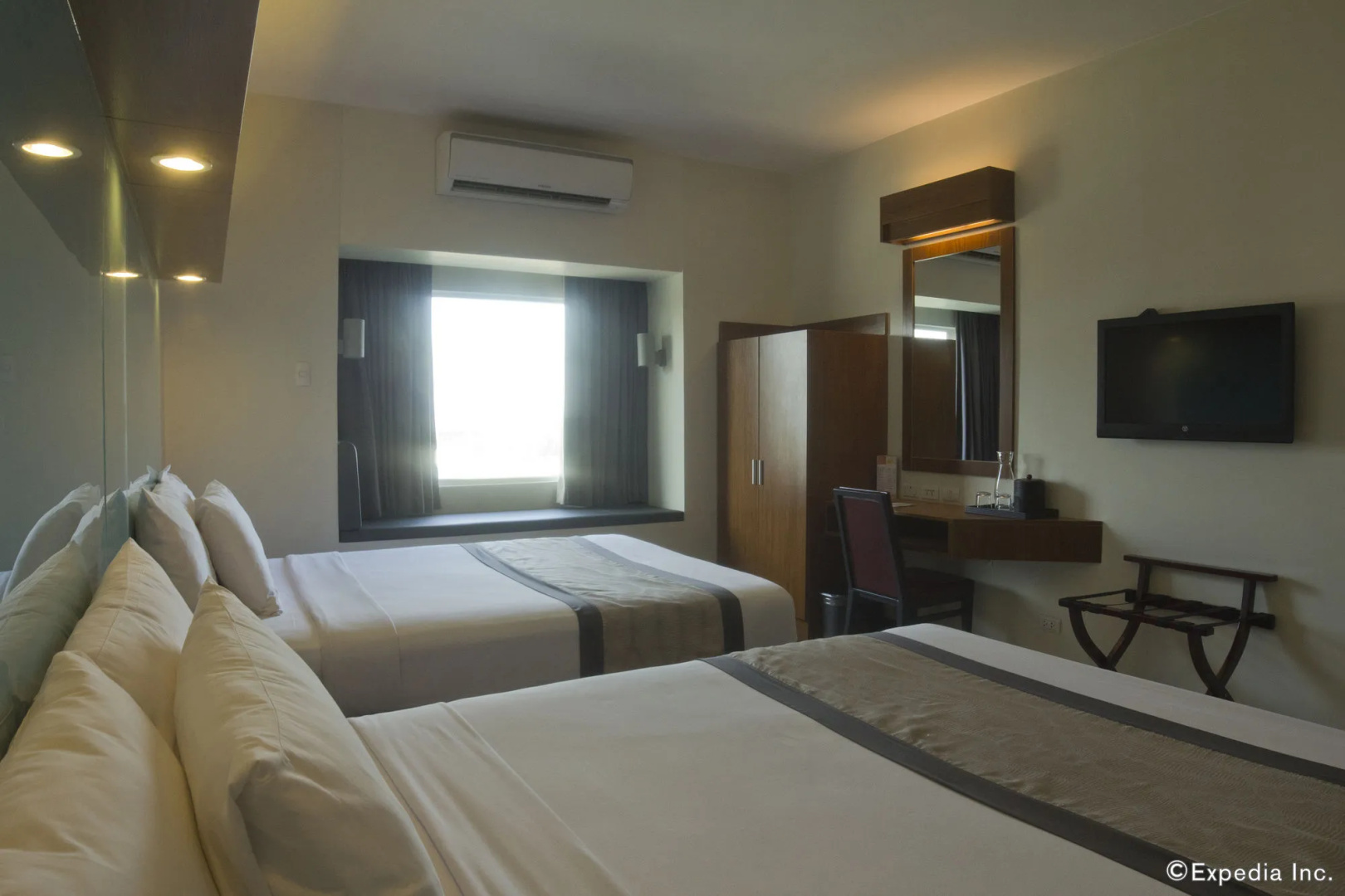 Foto - Microtel by Wyndham UP Technohub