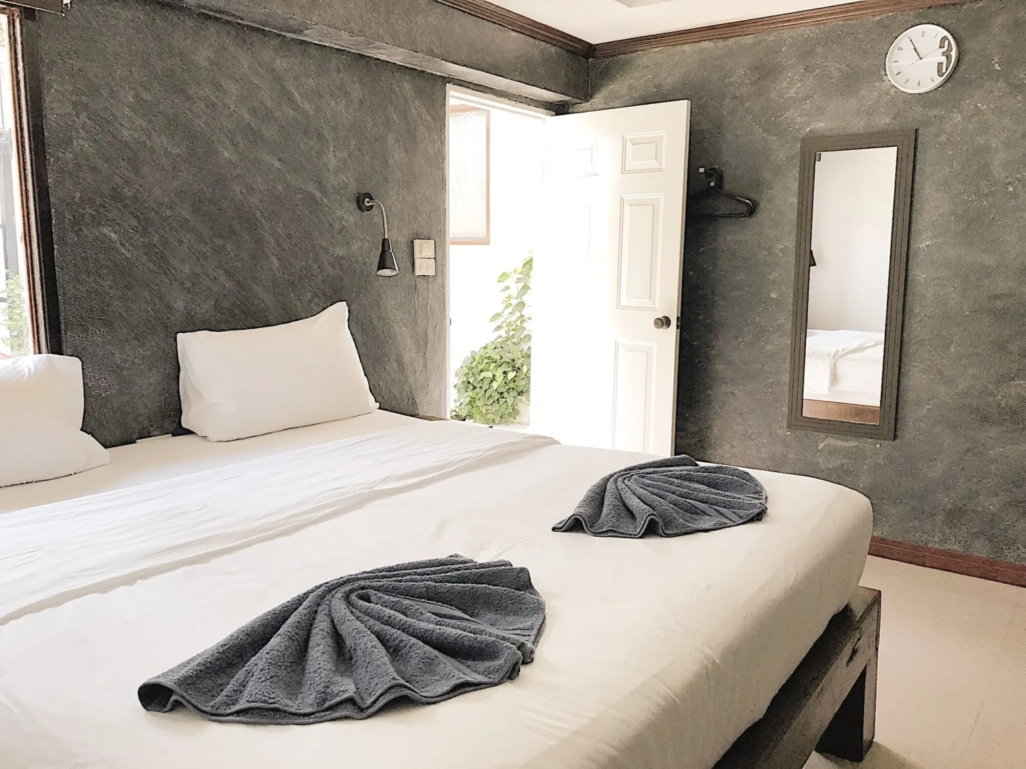 Photo - The Reef Hotel & Studios